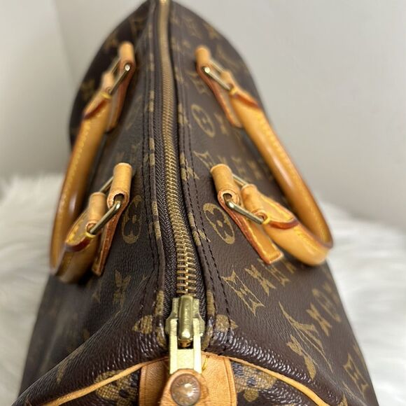 💯Authentic Louis Vuitton Speedy 30 Monogram 🍀 - Picture 9 of 17